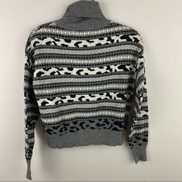 John + Jenn • Turtleneck Sweater - Picture 4 of 6